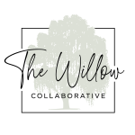 Một cây màu xanh nhạt trong hộp hình chữ nhật màu đen.